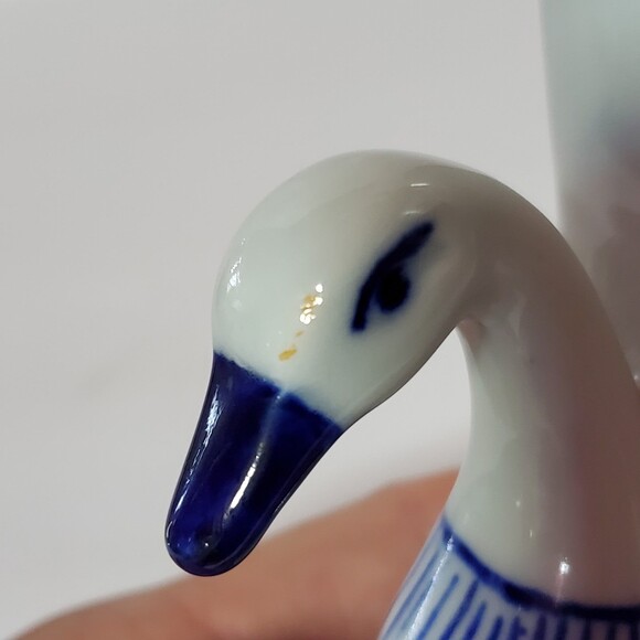 Swan Vase / Planter Blue and White Bird Vintage - Picture 7 of 10